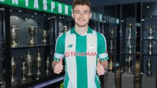 Fenerbahçe'den ayrıldı, Konyaspor'un yolunu tuttu! Formayı giyip, pozunu verdi...