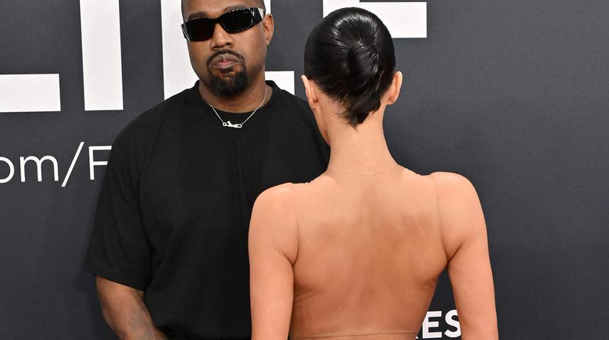 Kanye West karısı Bianca Censori Grammy Ödülleri'nde soyunmadan önce ne dedi? İşte iddialar...