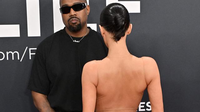 Kanye West karısı Bianca Censori Grammy Ödülleri'nde soyunmadan önce ne dedi? İşte iddialar...