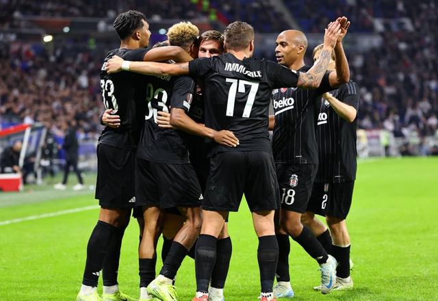 Beşiktaş'ta iki ayrılık aynı anda duyuruldu! Musrati ve Ndour için resmi açıklama