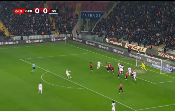 Ahmed Kutucu, Galatasaray kariyerine füzeyle başladı! Ceza sahası dışından topa öyle bir vurdu ki... G4