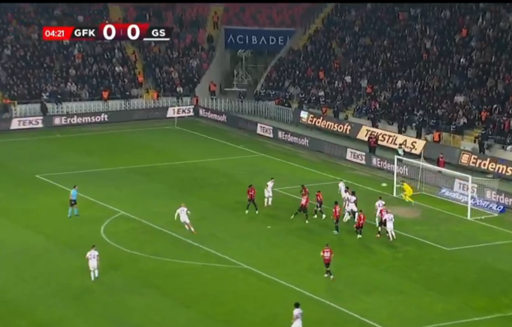 Ahmed Kutucu, Galatasaray kariyerine füzeyle başladı! Ceza sahası dışından topa öyle bir vurdu ki... G5