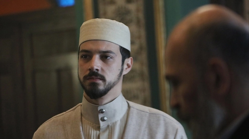 Kızıl Goncalar'la ilgili yeni gelişme! 25 dakikalık o sahne yeni bölümden çıkarıldı! 'Toplumsal hassasiyeti göz önüne alarak..."