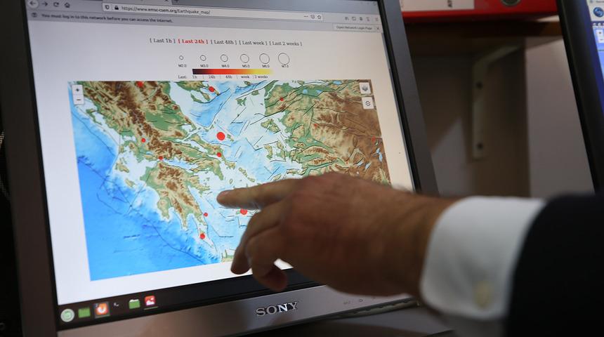 Ege'de peş peşe depremler! Bir uyarı daha geldi! "Büyük bir patlama olursa..."