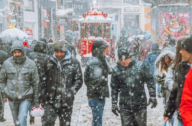 Kar yağışının detayları netleşti! İstanbul’da kar etkili olacak mı? ‘Sıcaklıklar düştü şimdi sırada kar var’