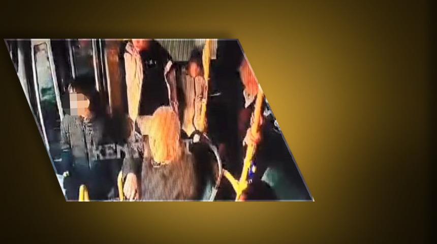 Önce bayıldı ardından asfalta düştü... 14 yaşındaki çocuğun kafatası kırıldı! O anlar saniye saniye güvenlik kamerasına yansıdı