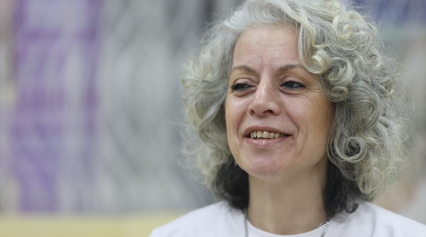 Koltuk altında bir kitle olduğunu fark etti: Meme kanserini erken teşhisle yendi!