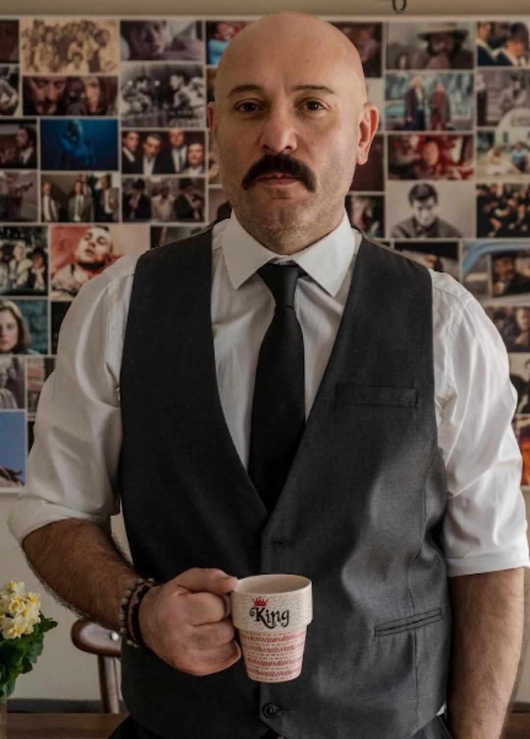 Kızıl Goncalar ın Vahid i Tolga Tekin o diziyle anlaştı! Çağatay Ulusoy ve Demet Özdemir başrolde... 1