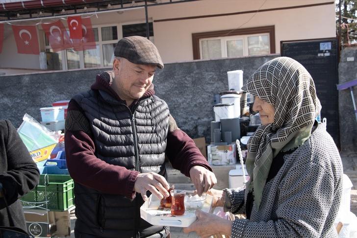 'Bu iş bana ticareti öğretti' 84 yaşında, 9 yıldır işletiyor! Eşi öldükten sonra boşluğa düşünce başladı G1