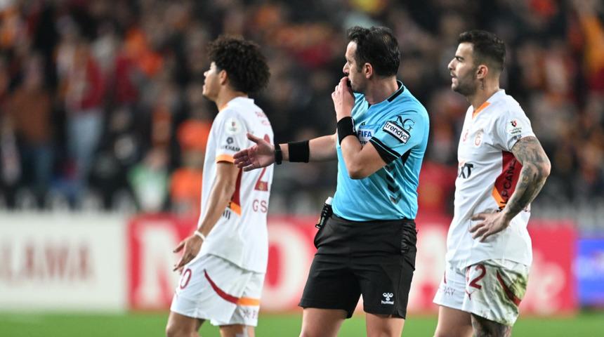 Galatasaray'da 4 isim gördüğü kartla cezalı duruma düşmüştü! TFF'den gelen haber sonrası yönetim çıldırdı... 'Bilerek kart görme' sebebiyle PFDK'ya!
