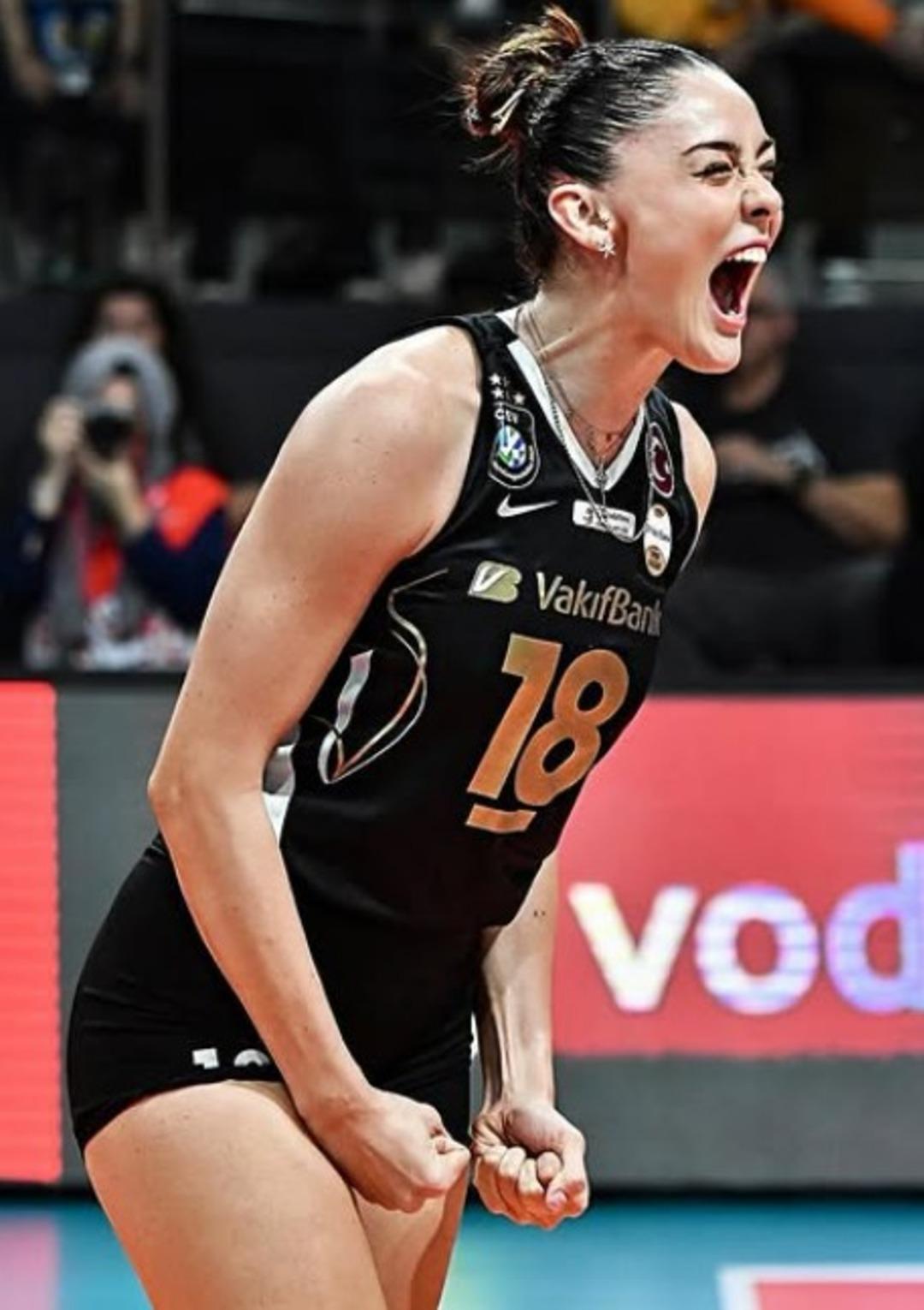 Zehra Güneş son pozlarıyla sosyal medyayı salladı! Makyajsız hali gündem oldu! Her hali çok güzel 3