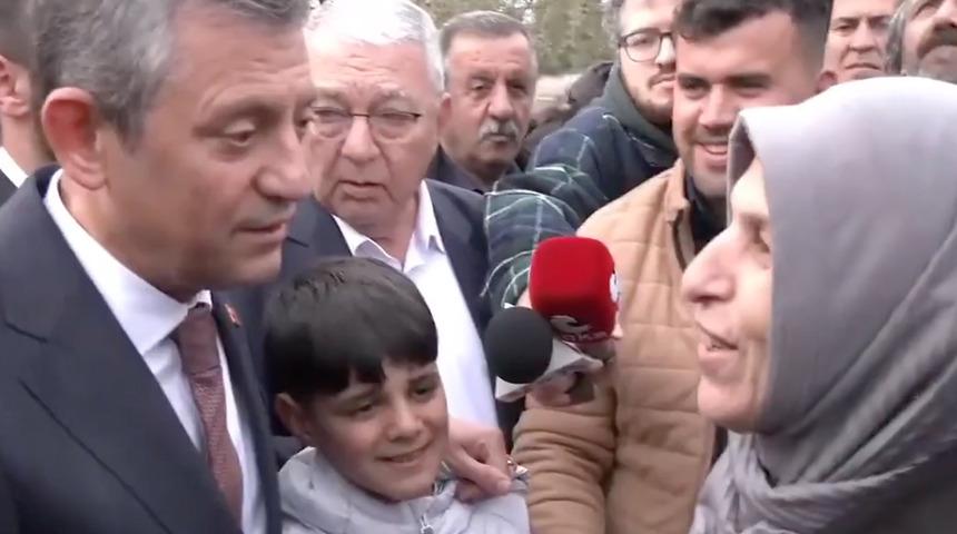 Özgür Özel’e sünnet kirvesi teklifi: “Nerede, ne zaman?”
