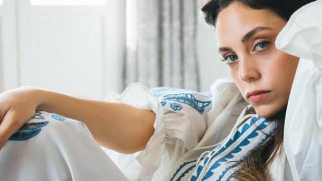 Öykü Karayel Umami filminin galasına damga vurdu! Derin yırtmacıyla mest etti