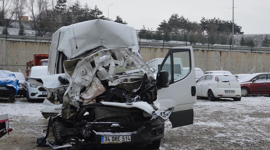 Samsun'da kahreden kaza! Tıra arkadan çarpan minibüsteki 4 kişilik aileden geriye acı kaldı... 