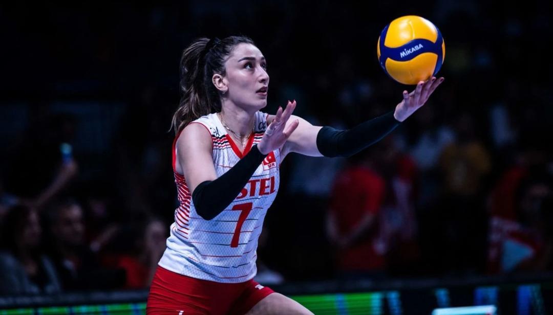 Türk voleybolunda tarihi imza! Fenerbahçe, Hande Baladın ı 15 yıl aradan sonra Eczacıbaşı ndan koparıyor... 1