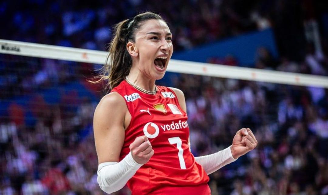 Türk voleybolunda tarihi imza! Fenerbahçe, Hande Baladın ı 15 yıl aradan sonra Eczacıbaşı ndan koparıyor... 2