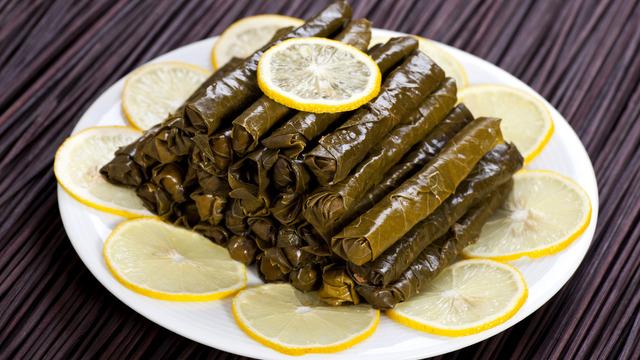Buzluktan sarma nasıl saklanır? Buzluktan çıkan sarma nasıl pişirilir?