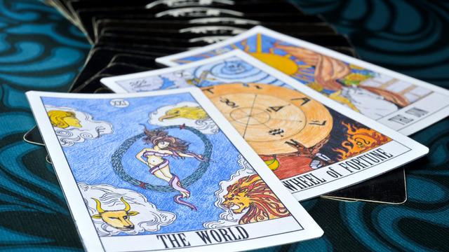 Tarot kartları ve anlamları nelerdir?