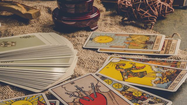 Tarot falı nedir? Tarot falı nasıl bakılır ve yorumlanır?