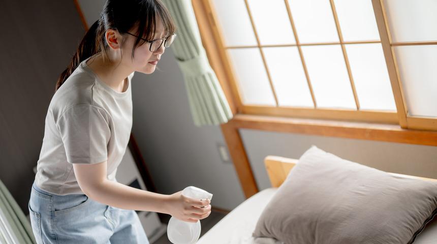 Yeni mobilya kokusu nasıl giderilir? Yeni mobilya kokusu nasıl ge&ccedil;er? En faydalı yeni mobilya kokusundan kurtulma y&ouml;ntemleri