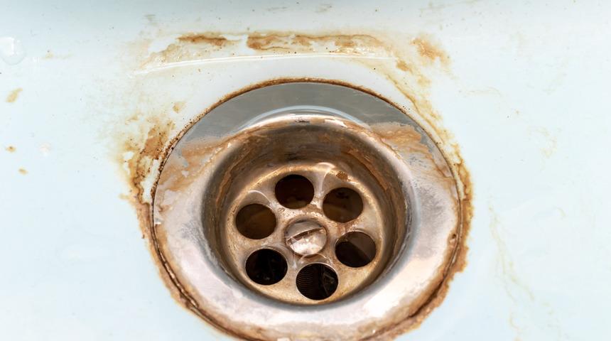 Pas lekesi çıkar mı, nasıl çıkar? Pas lekesi nasıl geçer? En faydalı pas lekesi çıkarma yöntemleri