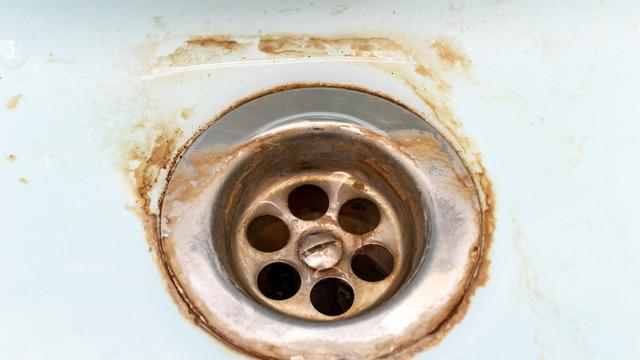 Pas lekesi çıkar mı, nasıl çıkar? Pas lekesi nasıl geçer? En faydalı pas lekesi çıkarma yöntemleri