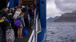 Yine depremle uyandık! Ege Denizi'nde her saniye yeni deprem... Yunanistan en kötü senaryoya hazırlanıyor: Askeri çıkarma gemisi geldi