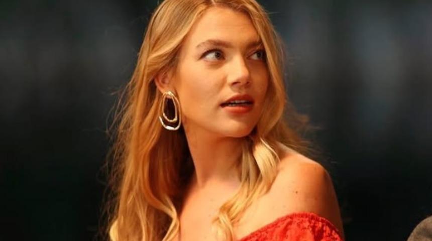 Evliliğin eşiğinden döndü! Derya Şensoy gönlünü yakışıklı oyuncuya kaptırdı