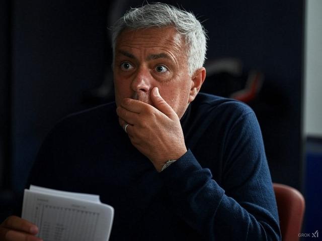 Fenerbahçe'de korkulan oldu, Mourinho'nun morali yerle bir... Yeni transferi UEFA'ya yazamayacak! En az 1 ay yok