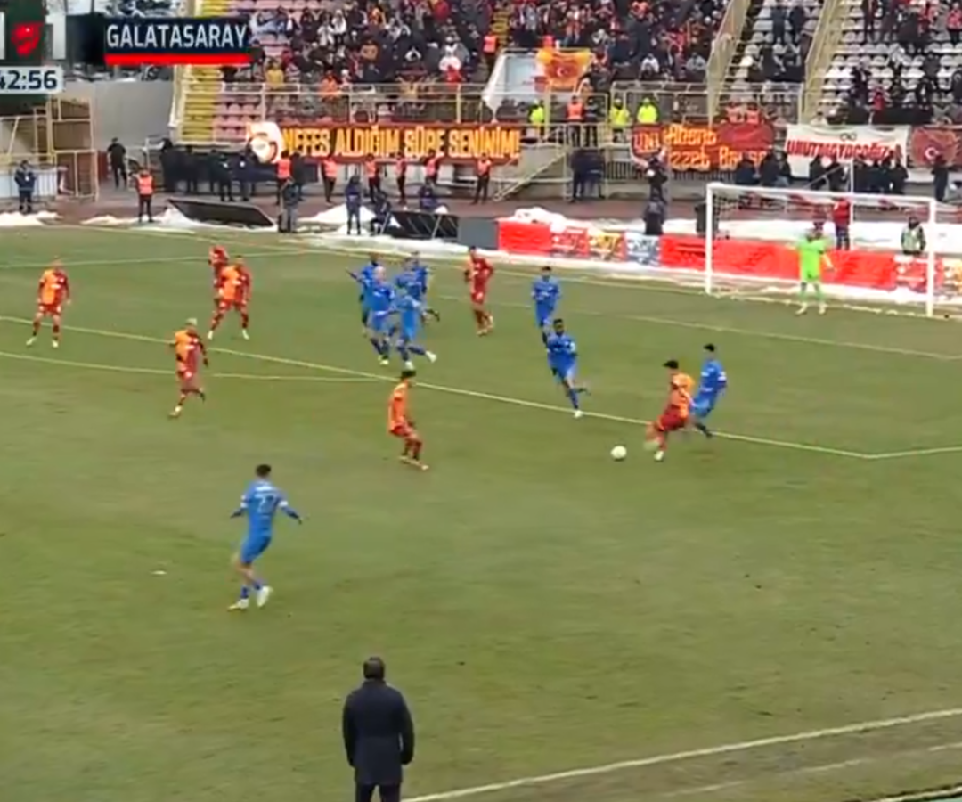 Ziraat T&uuml;rkiye Kupası'nın belki de şu ana kadar atılmış en iyi gol&uuml;! Spiker bile şaştı... Galatasaray'ın yıldızı Ey&uuml;p Aydın'dan akıllara ziyan gol!