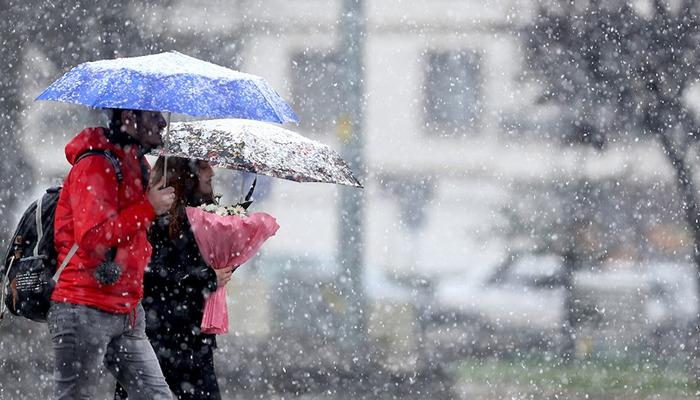 İstanbul'a kar yeniden geliyor! Birçok ili esir alacak, bu kez çok kuvvetli...