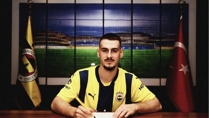 Fenerbahçe tam 10 futbolcusunu Şampiyonlar Ligi kadrosuna yazmadı! İşte Mourinho'nun tercihleri... G4