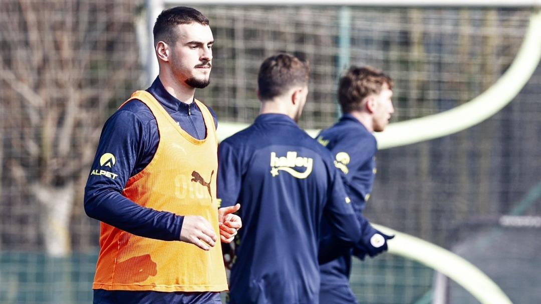 fenerbahcede-mimovic-ilk-macina-cikabilir-pxtt