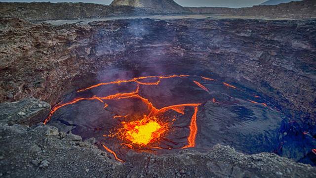 Türkiye'de 14 aktif yanardağ var diyen Prof. Dr. Şener'den çarpıcı açıklamalar! O bölgeye dikkat çekti: Hazırlıklı olmalıyız