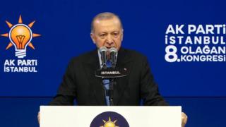 Son dakika | Erdoğan yolda gördüğü billboard'lar üzerinden İmamoğlu'na yüklendi: Ey Ekrem efendi! Sen bunları ispat et, bak ne yapıyorum