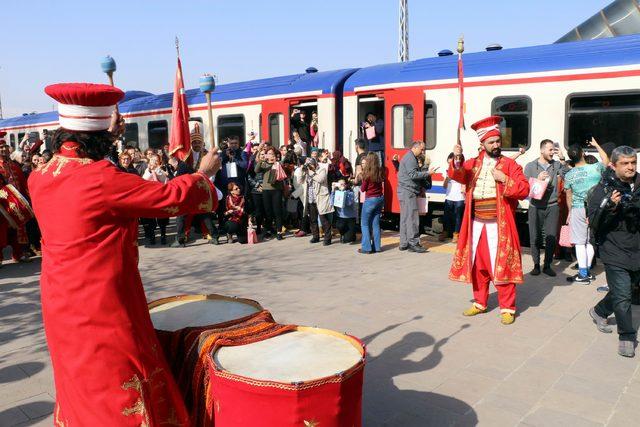 Doğu Ekspresi yolcularına mehterli karşılama