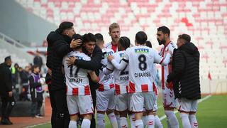 Süper Lig ekibine hükmen mağlubiyet cezası! Sivasspor, kırmızı kart gören oyuncusunu oynattı