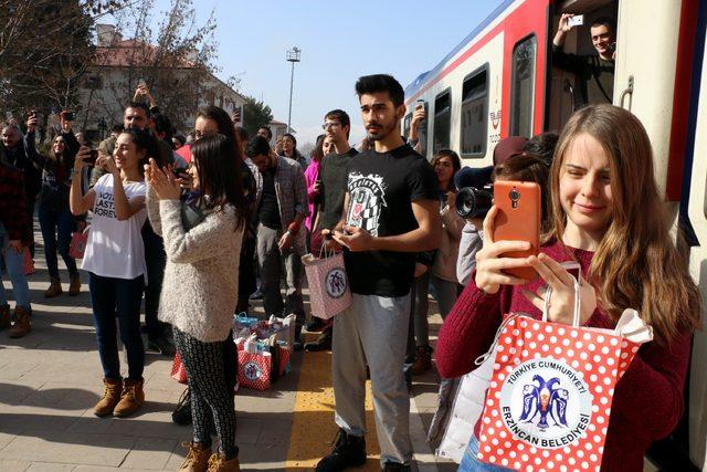 Doğu Ekspresi yolcularına mehterli karşılama