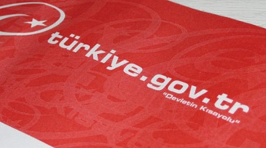 E-Devlet'in yeni uygulaması bugün başladı, sistem kilitlendi