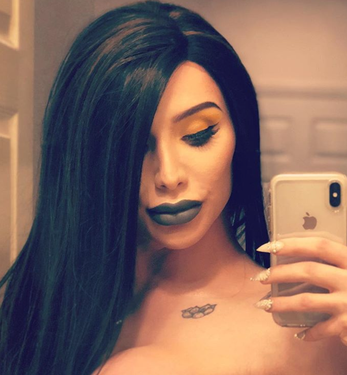 &Uuml;nl&uuml; isme benzemek i&ccedil;in 75 bin dolar harcadı