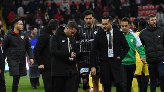 Sonunda bu da oldu! Süper Lig maçında VAR bozuldu! Son çare olarak ofsayt çizgisini bakın nasıl çektiler...