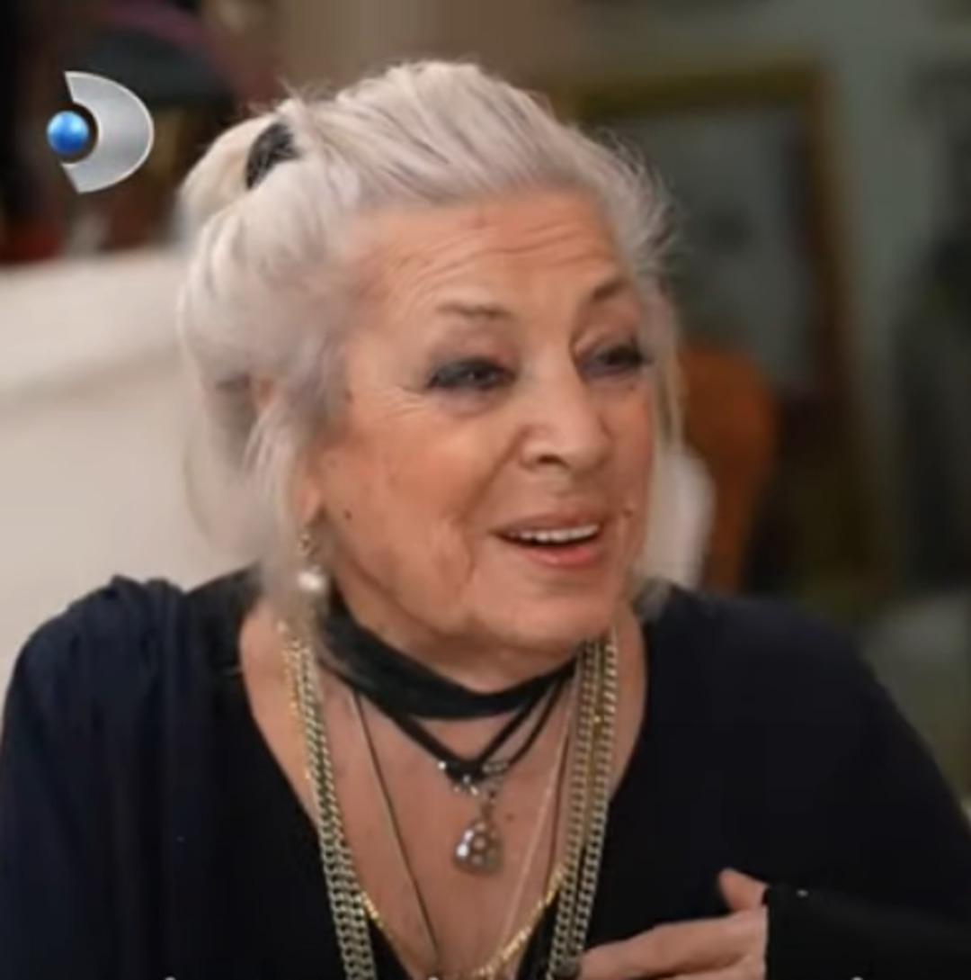 Yeşilçam’ın unutulmaz kadınlarından Lale Belkıs, ‘Evrim Akın ile Ev Gezmesi’ne katıldı! Yıllara meydan okuyor 2