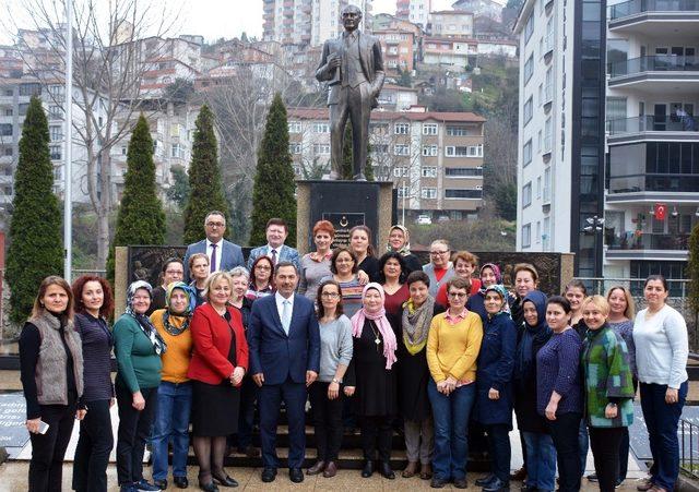 İhtiyaç sahibi çocuklar üşümesin diye gönüllü oldular