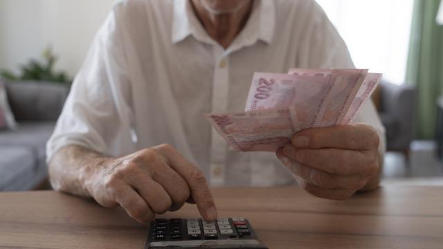 Enflasyon beklentisi emekli ve memur maaşlarını şekillendiriyor: Gözler Eylül verisinde