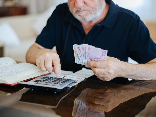 Emekli promosyon yarışı kızışıyor: İş Bankası ve diğer bankalardan rekabet&ccedil;i teklifler