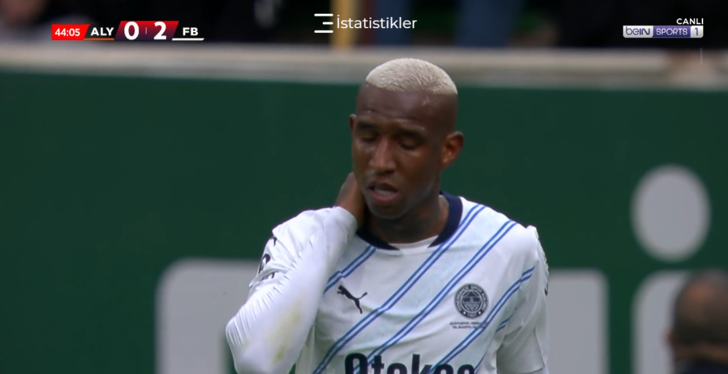 Talisca'ya attığı gol sonrası tribünlerden çirkin saldırı! Bir anda yere yığıldı... Herkesin yüreği ağzına geldi G1