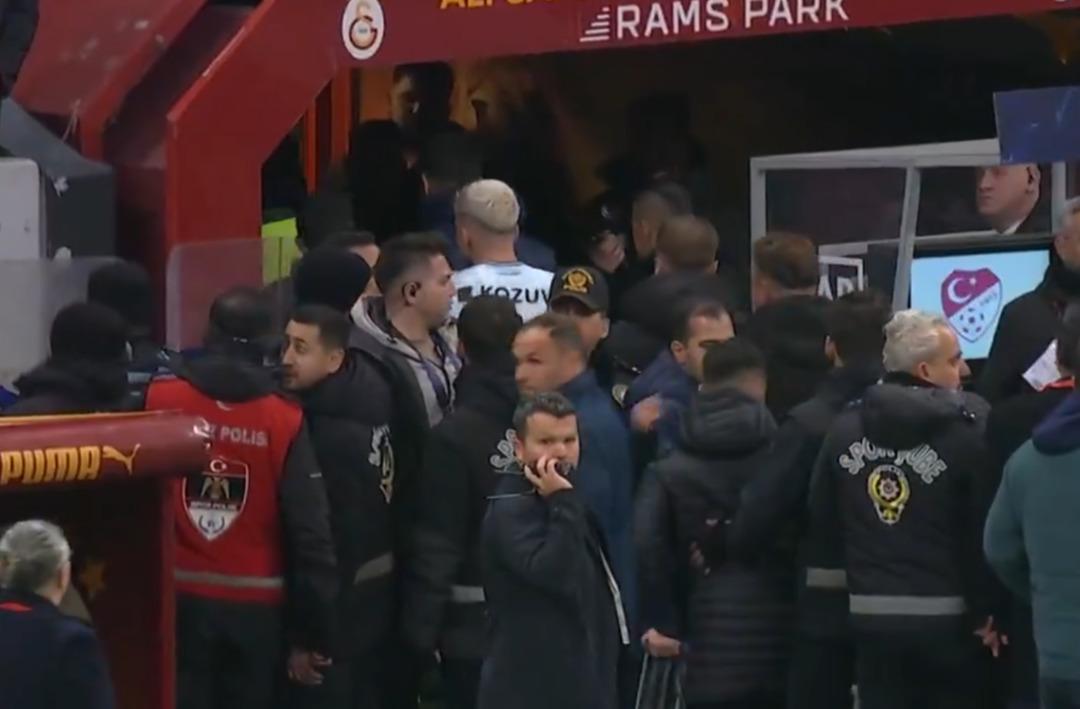 Galatasaray İkinci Başkanı Metin Öztürk ten yaşananlar sonrası açıklama! "Şampiyonluğumuza az kaldığı için kıskanılıyoruz" 4