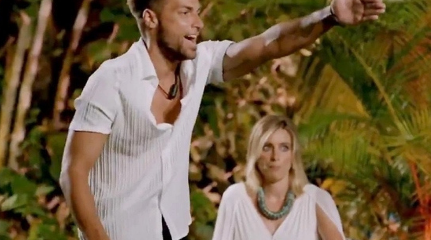 Yarışma programında skandal anlar! Sevgilisi başka bir erkekle birlikte oldu canlı canlı izledi! 