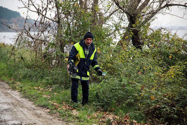 Sapanca Gölü kıyısından 250 torba çöp toplandı