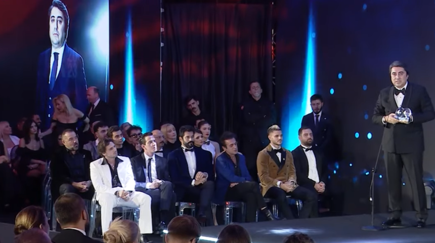 Icardi ve Teoman onu en ön sıradan izlemişti... Pizza Hut ve KFC'nin patronu İlkem Şahin'a yılın iş insanı ödülünü veren GQ o anları sildi! 7 bin çalışan isyanda
